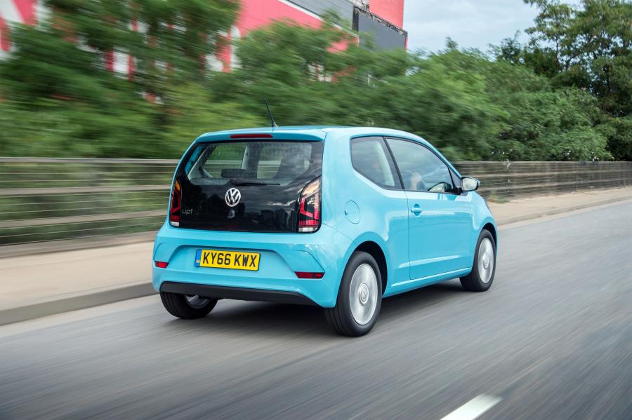  Volkswagen move up! 3-Door 2016 года  (UK) (фото 11 из 16)